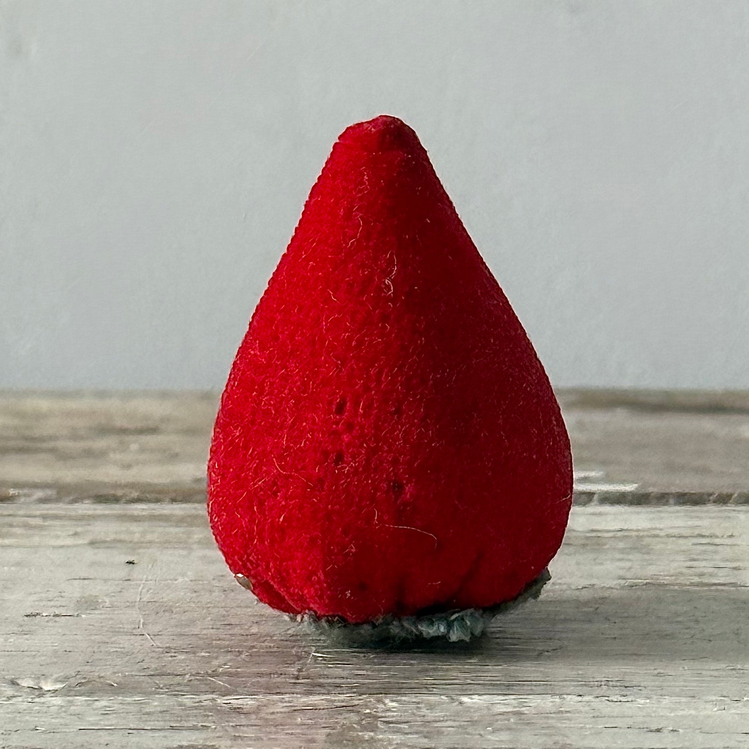 Antique Red Velvet Strawberry Emery