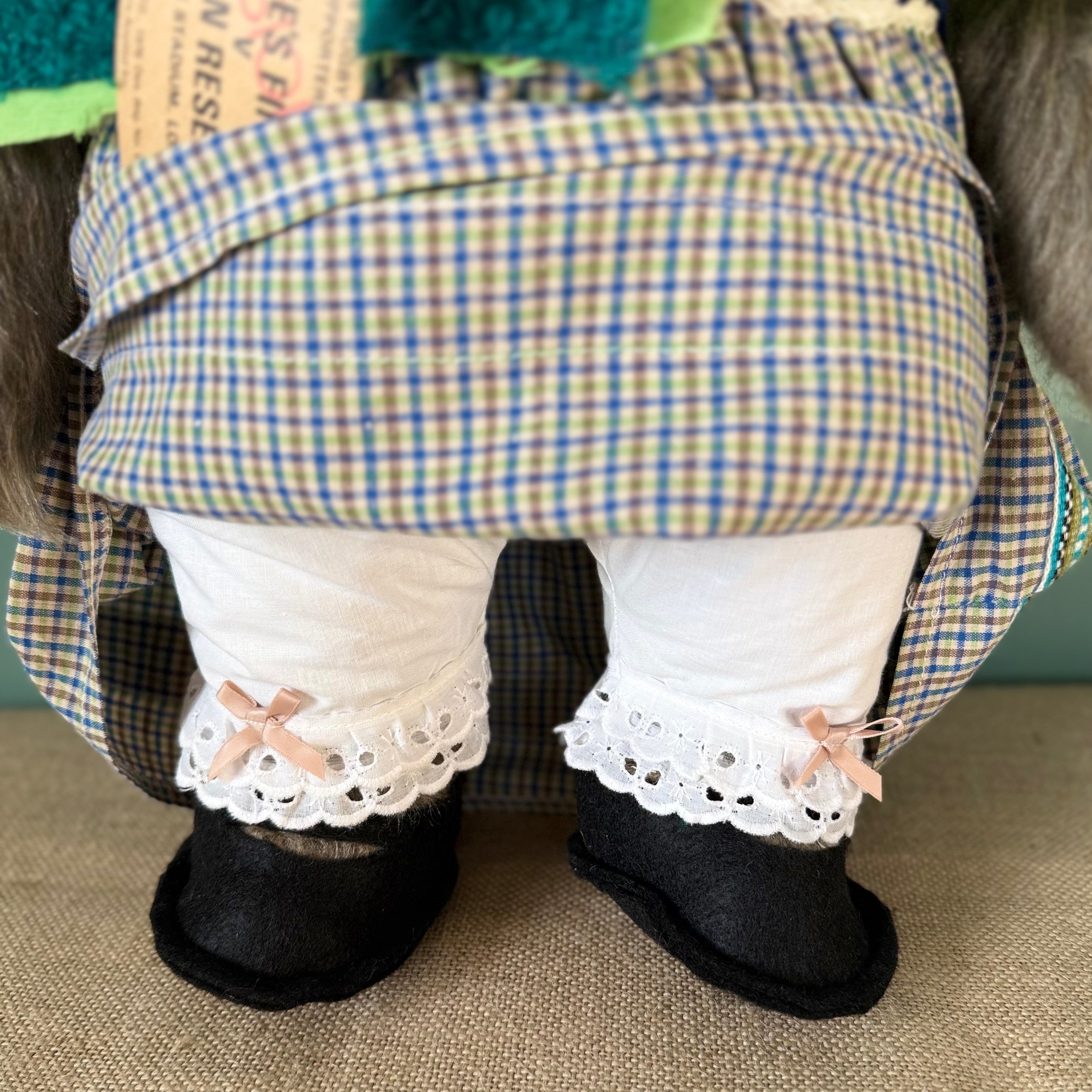 Vintage Gabrielle Designs Aunt Lucy Bear 1978