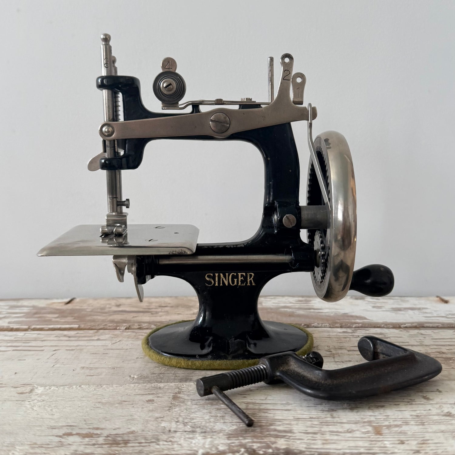 Antique Singer Model 20 Child’s Sewing Machine with Original Clamp c.1930