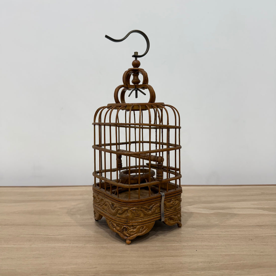 Cricket cage