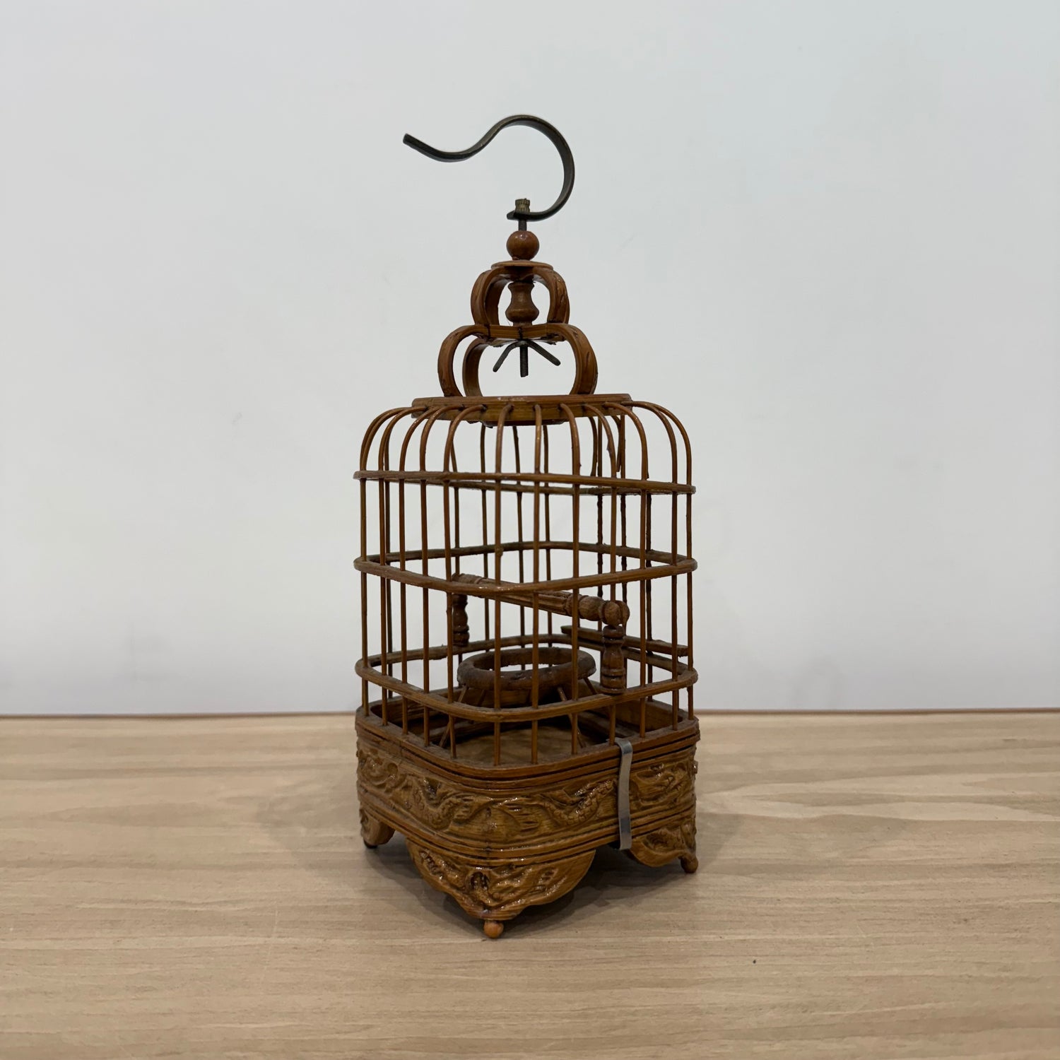 Cricket cage