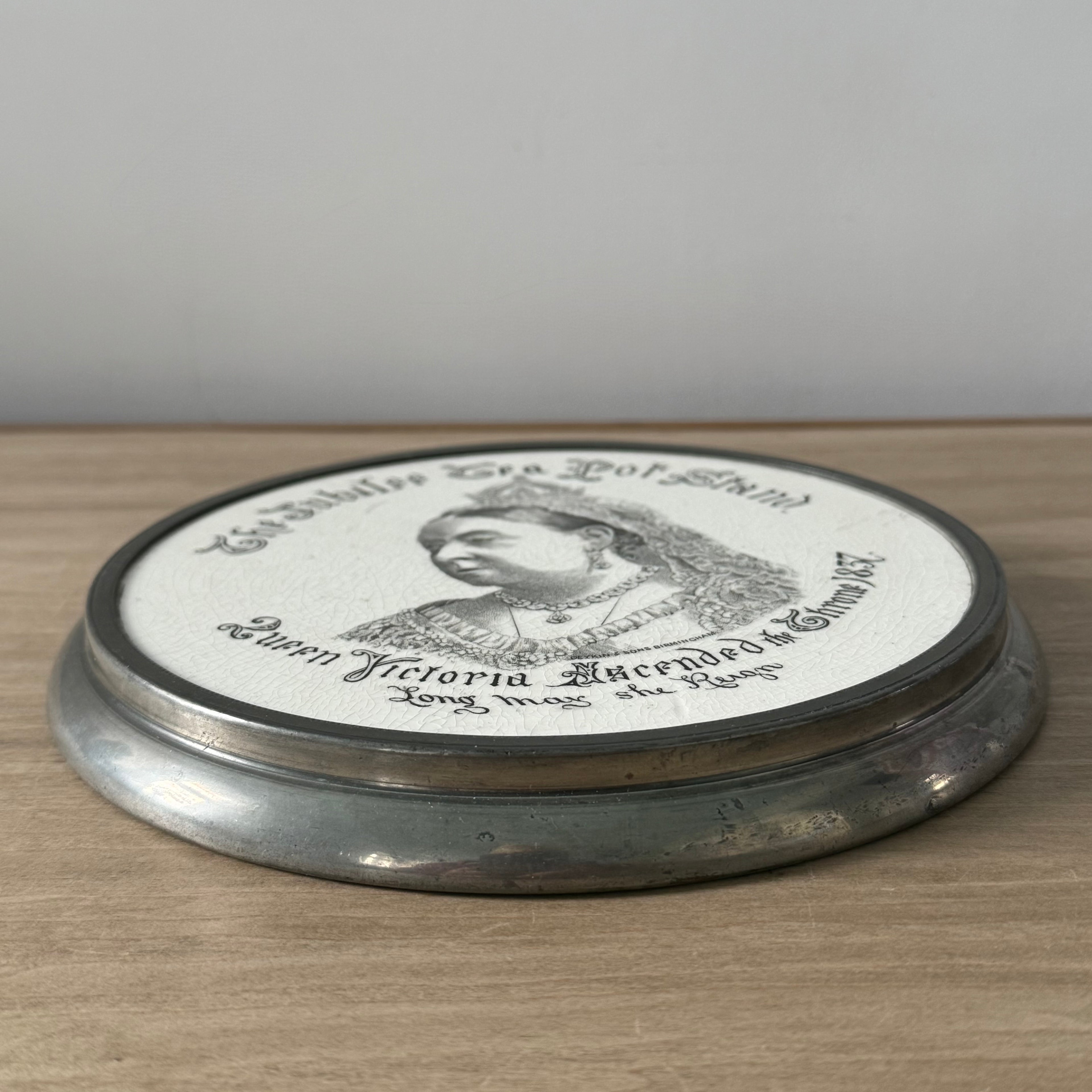Queen Victoria Jubilee Tea Pot Stand Deykin &amp; Sons Ceramic 18.5cm