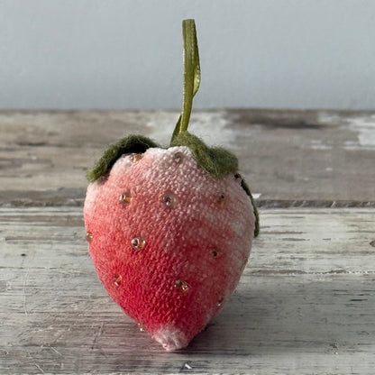 Vintage-Style Pink Velvet Strawberry Pincushion Emery