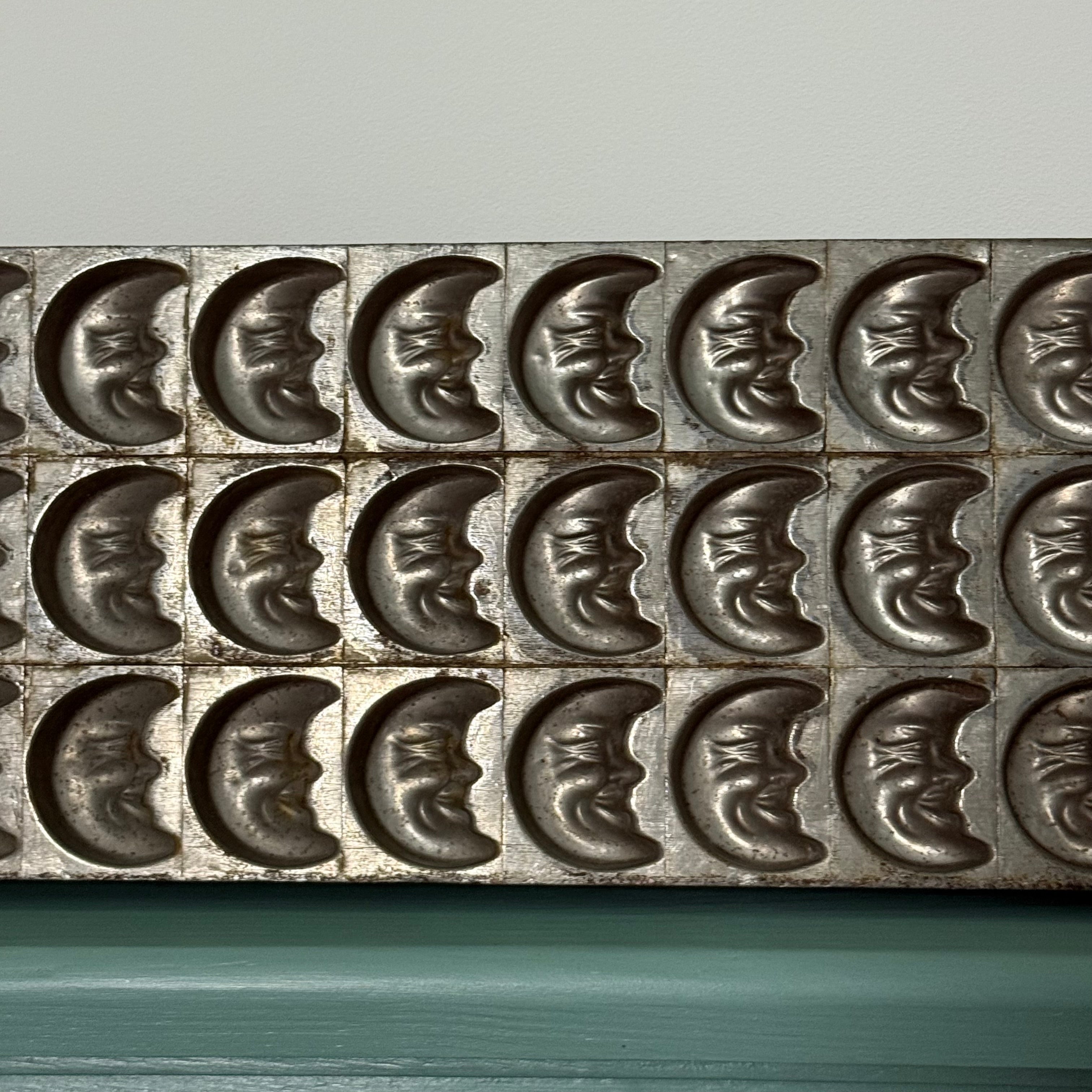 Anton Reiche Antique Chocolate Mould – Crescent Moon Faces