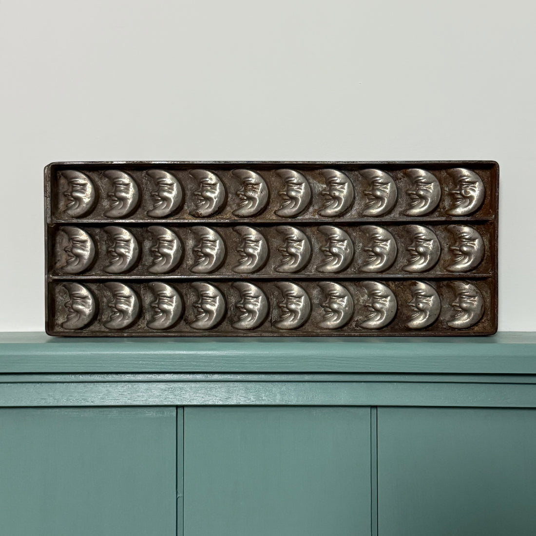 Anton Reiche Antique Chocolate Mould – Crescent Moon Faces