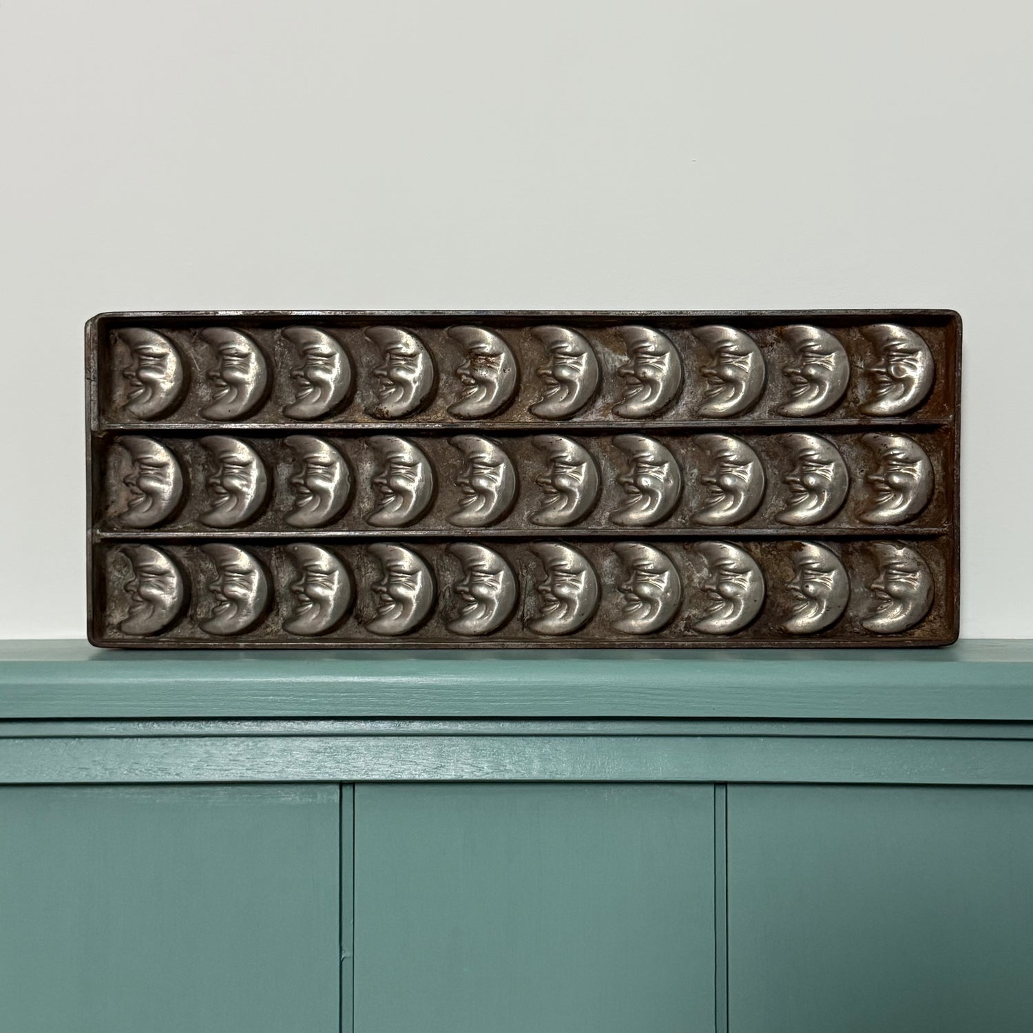 Anton Reiche Antique Chocolate Mould – Crescent Moon Faces