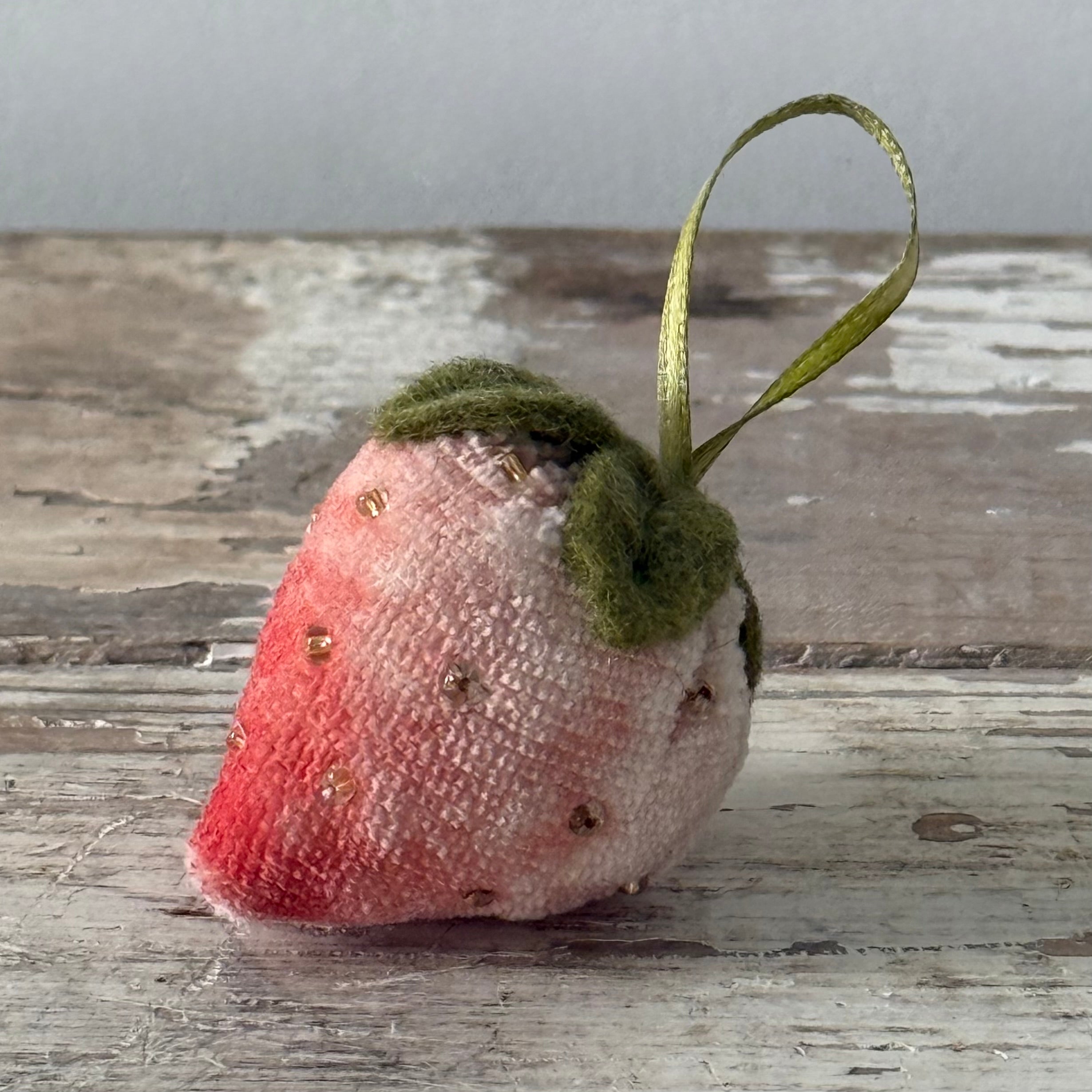 Vintage-Style Pink Velvet Strawberry Pincushion Emery