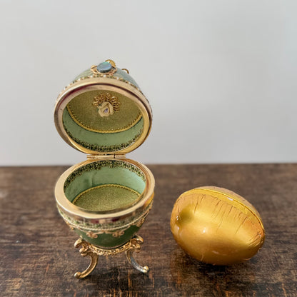 Egg stand