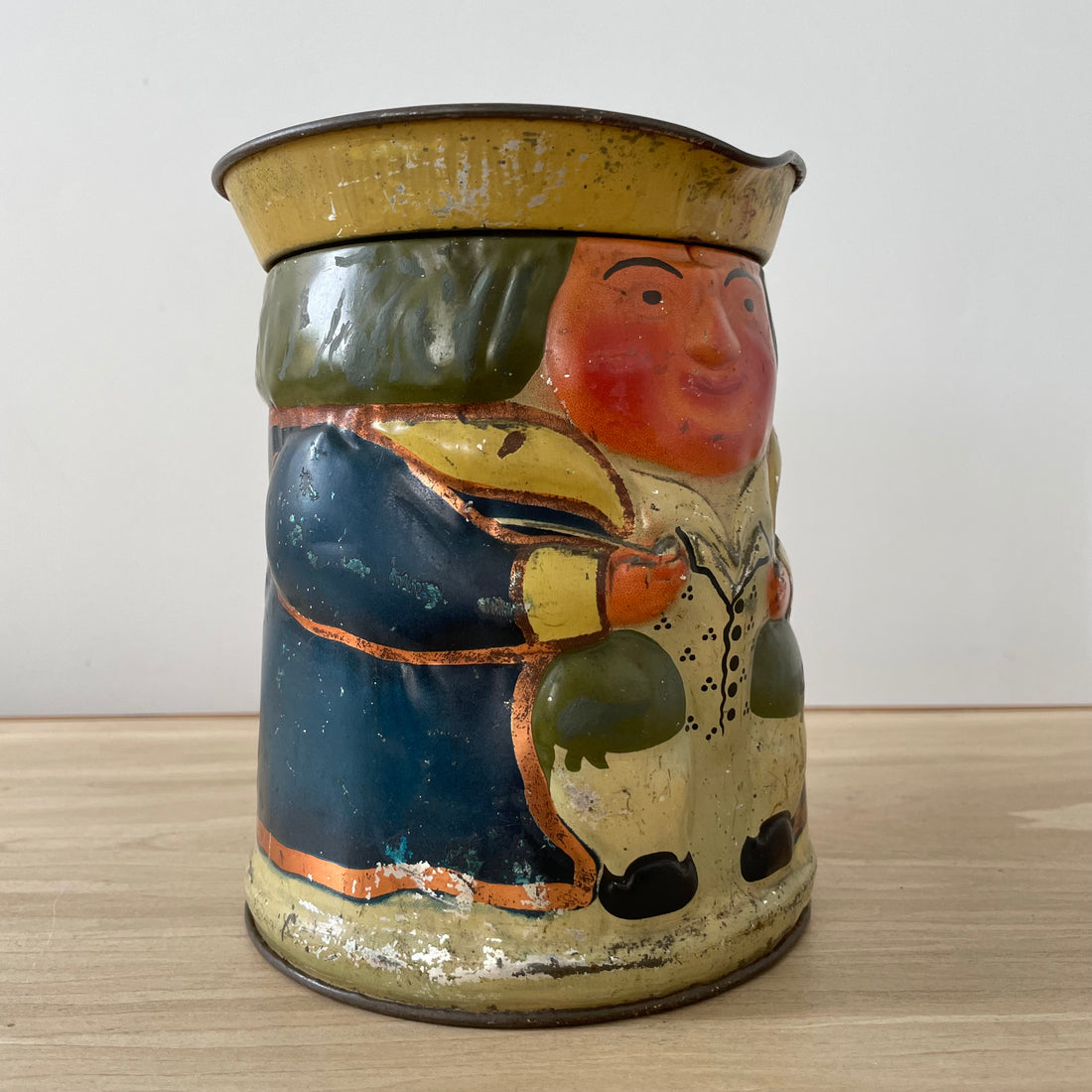 Huntley &amp; Palmers General Character Biscuit Tin c1913
