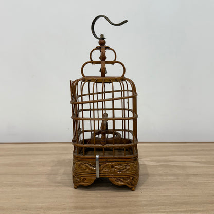 Cricket cage