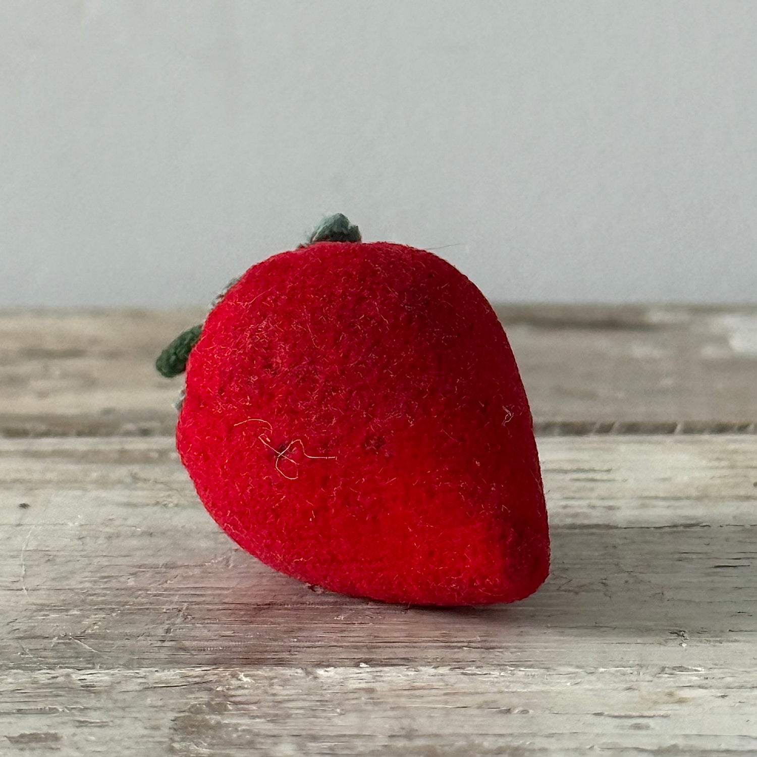 Antique Red Velvet Strawberry Emery