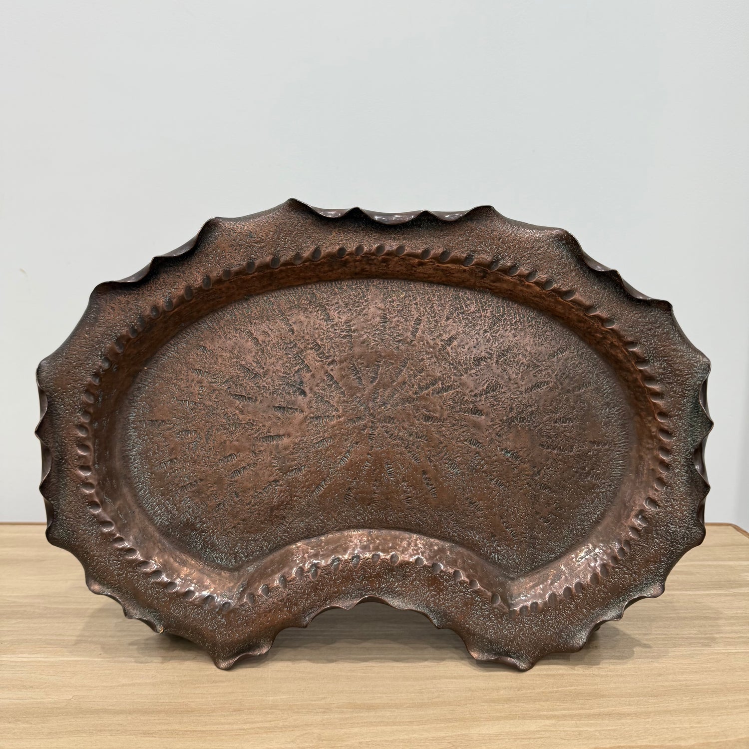 Large Arts &amp; Crafts Hammered Copper Tray by Townsend &amp; Co – Acanthus 55cm