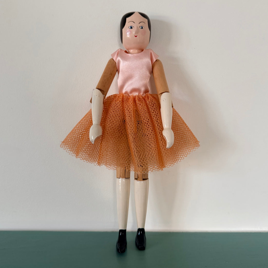Vintage Eric Horne Wooden Doll in Pink Satin &amp; Peach Net Dress – 20cm