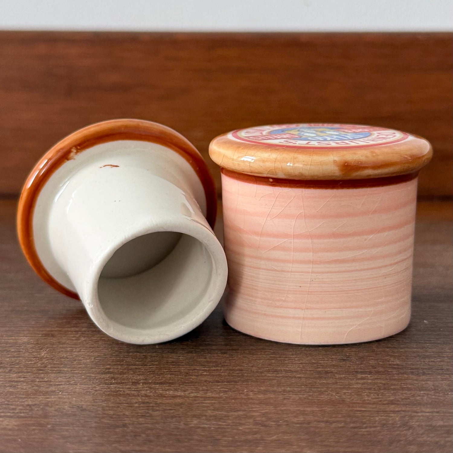 Dewhurst Sylko Three Shells Ceramic Cotton Reel Pot Pink