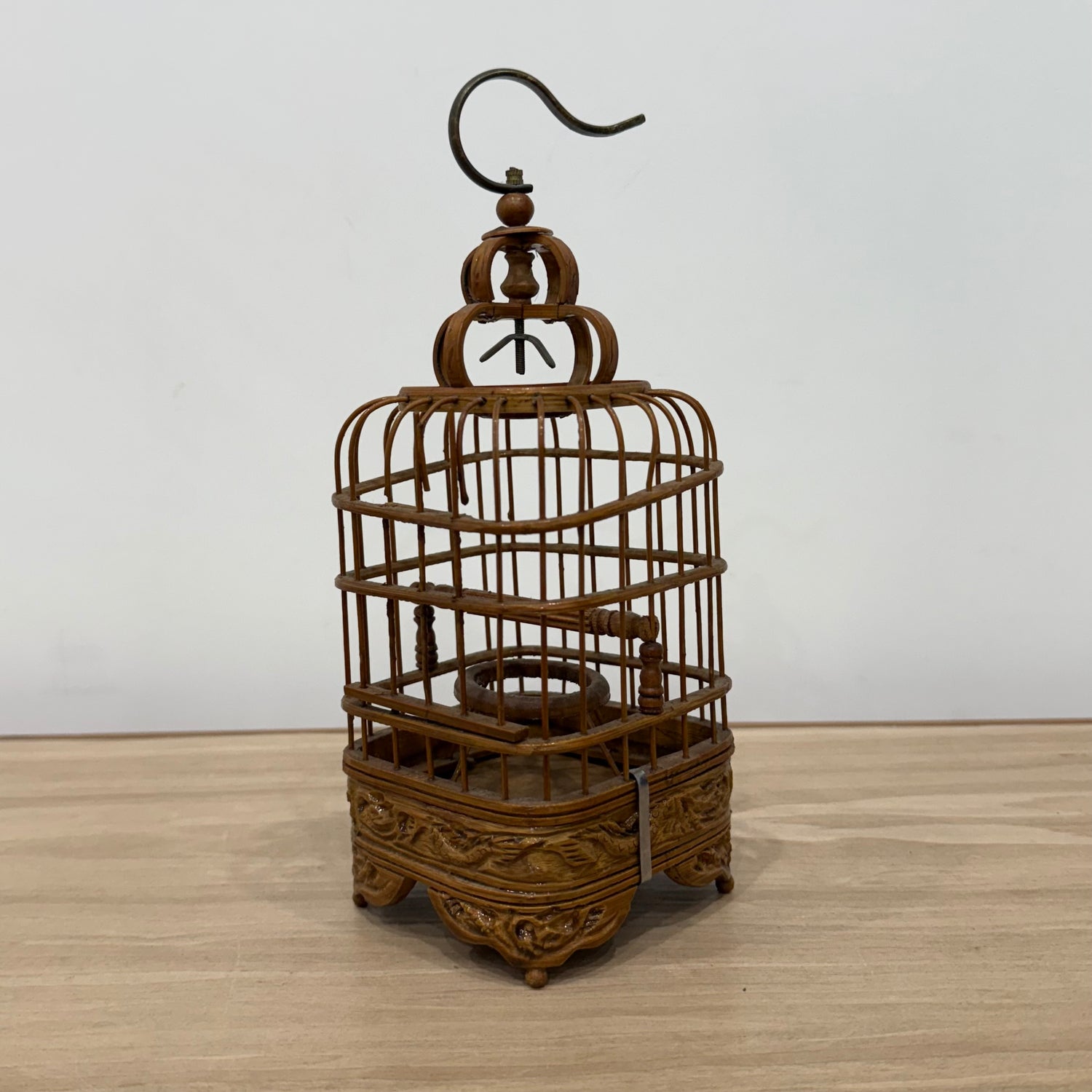 Cricket cage
