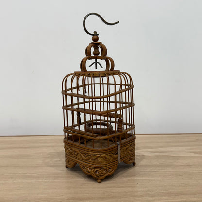 Cricket cage
