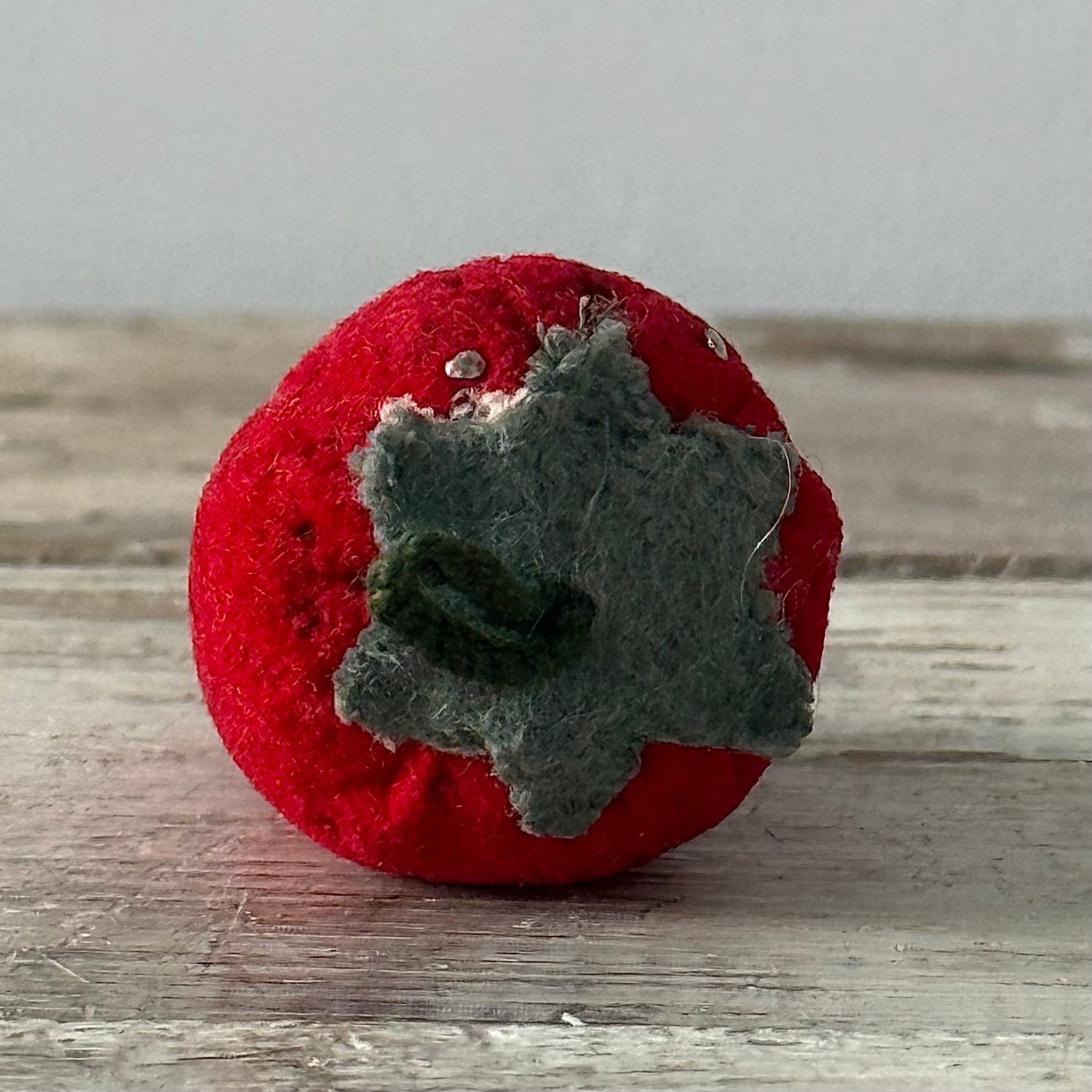 Antique Red Velvet Strawberry Emery