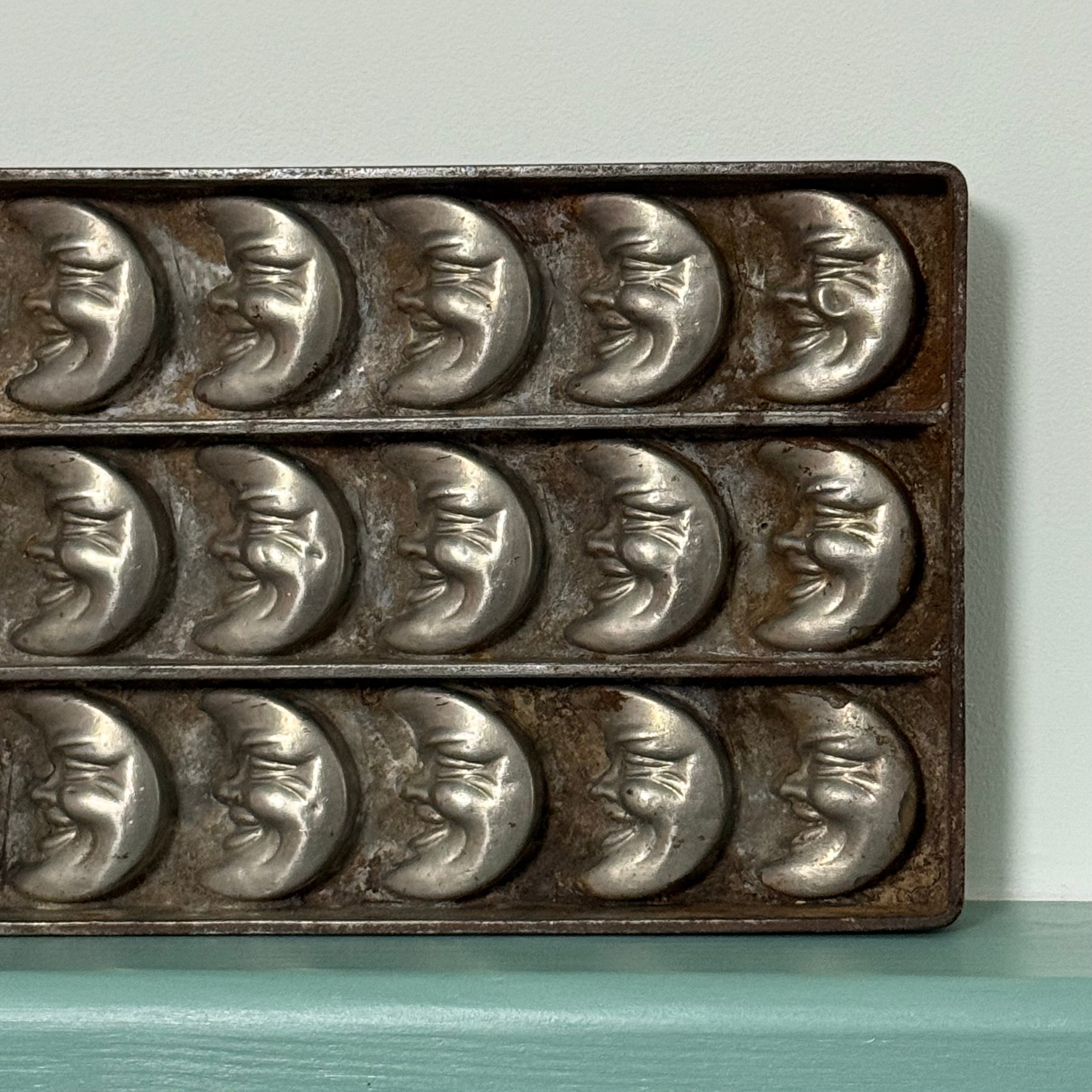 Anton Reiche Antique Chocolate Mould – Crescent Moon Faces