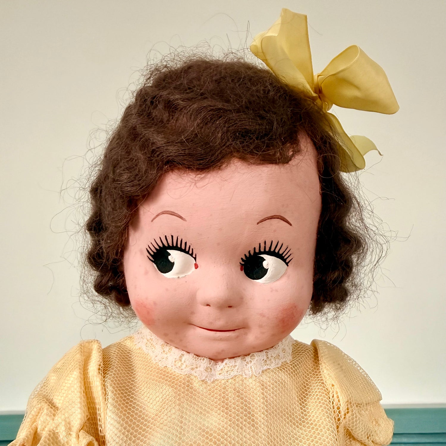 Vintage 1930s Composition Googly Doll with Side-Glancing Eyes – 35 cm