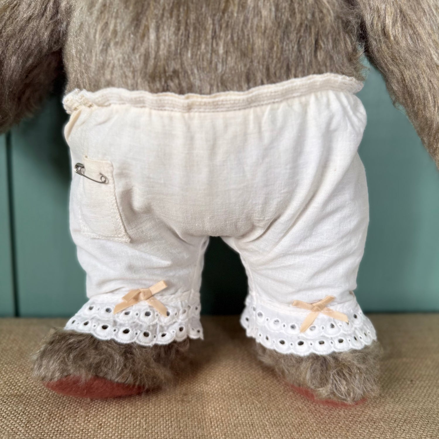 Vintage Aunt Lucy Bear Gabrielle Designs 1978