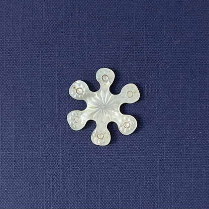 Antique Mother of Pearl Thread Winder – Floral Rosette c.1850-90s