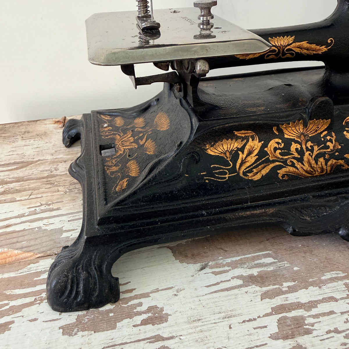 Antique F. W. Müller No. 12 Hand Crank Sewing Machine c.1900