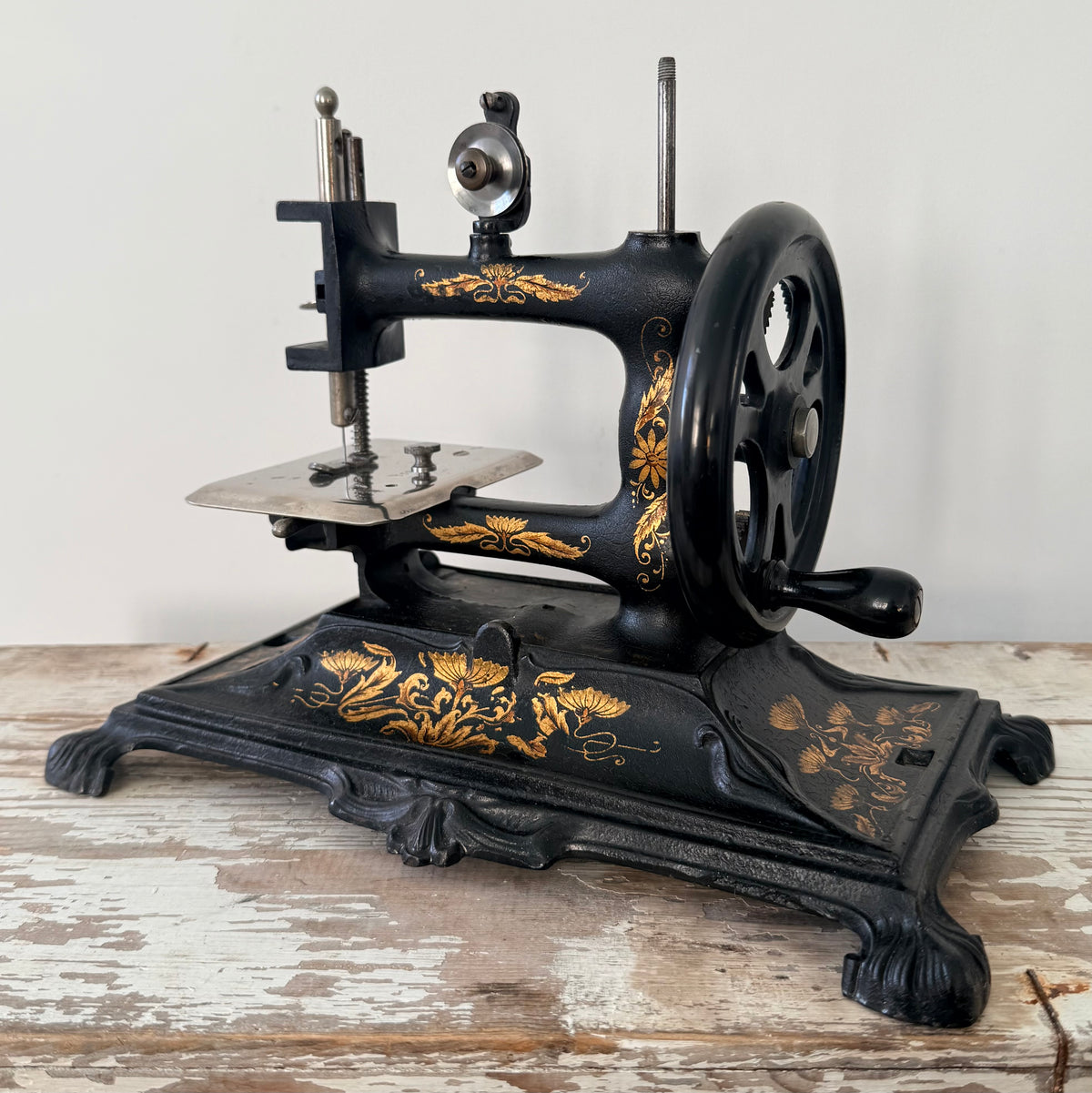 Antique F. W. Müller No. 12 Hand Crank Sewing Machine c.1900