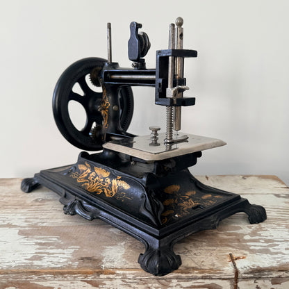 Antique F. W. Müller No. 12 Hand Crank Sewing Machine c.1900