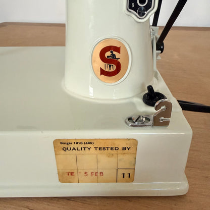 Singer Featherweight 221K Sewing Machine with Case &amp; Accessories