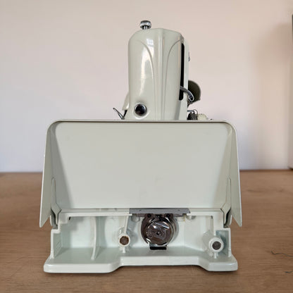 Singer Featherweight 221K Sewing Machine with Case &amp; Accessories