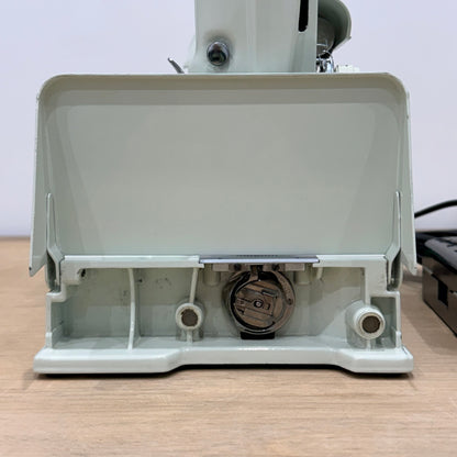 Vintage White Singer Featherweight 221K Sewing Machine – 1964