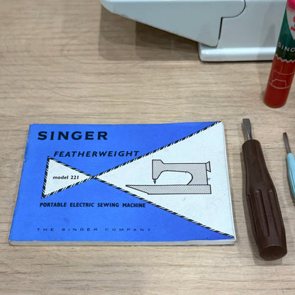 Vintage White Singer Featherweight 221K Sewing Machine – 1964