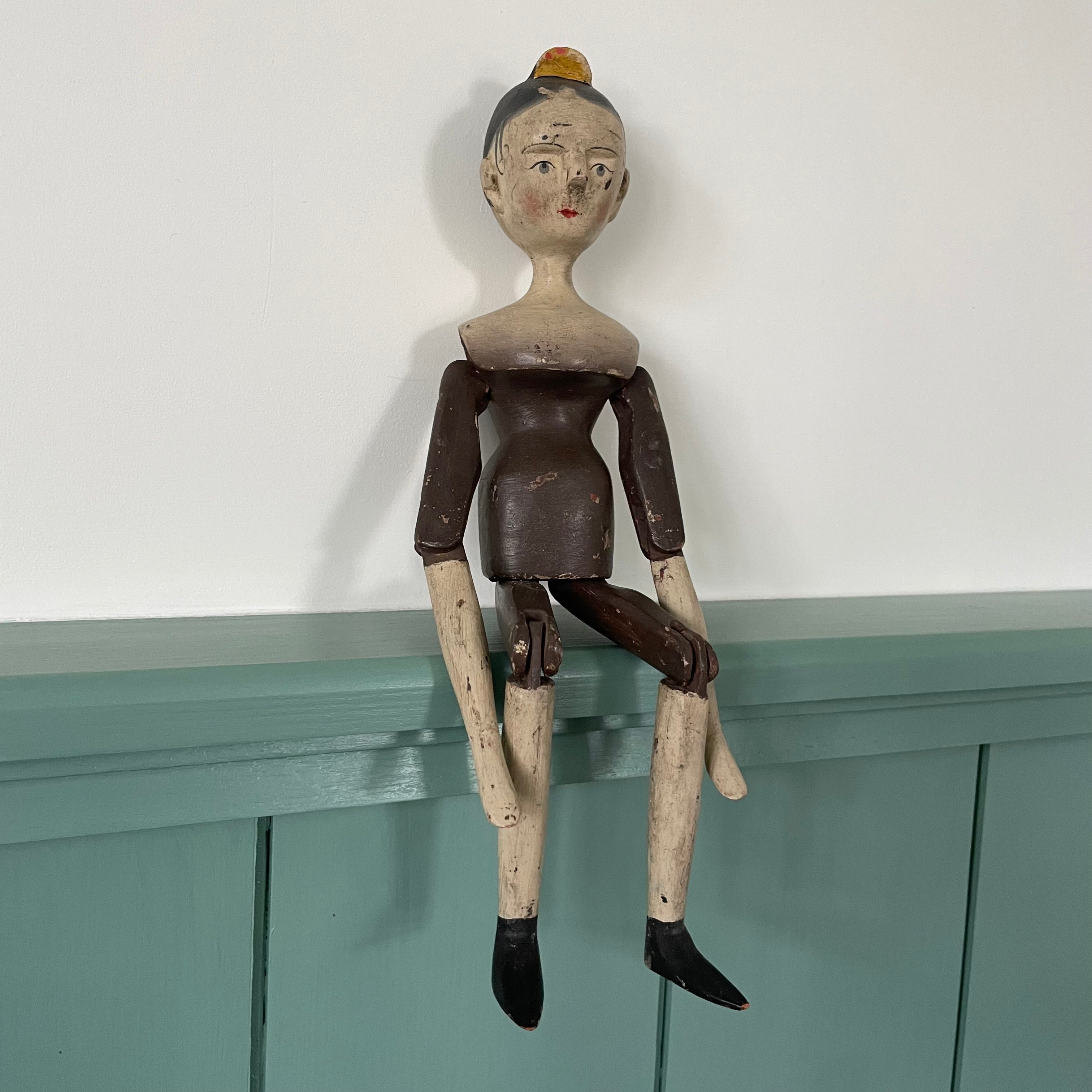 19th Century Grodnertal Tuck Comb Wooden Doll – Hand-Painted Peg Wooden Doll