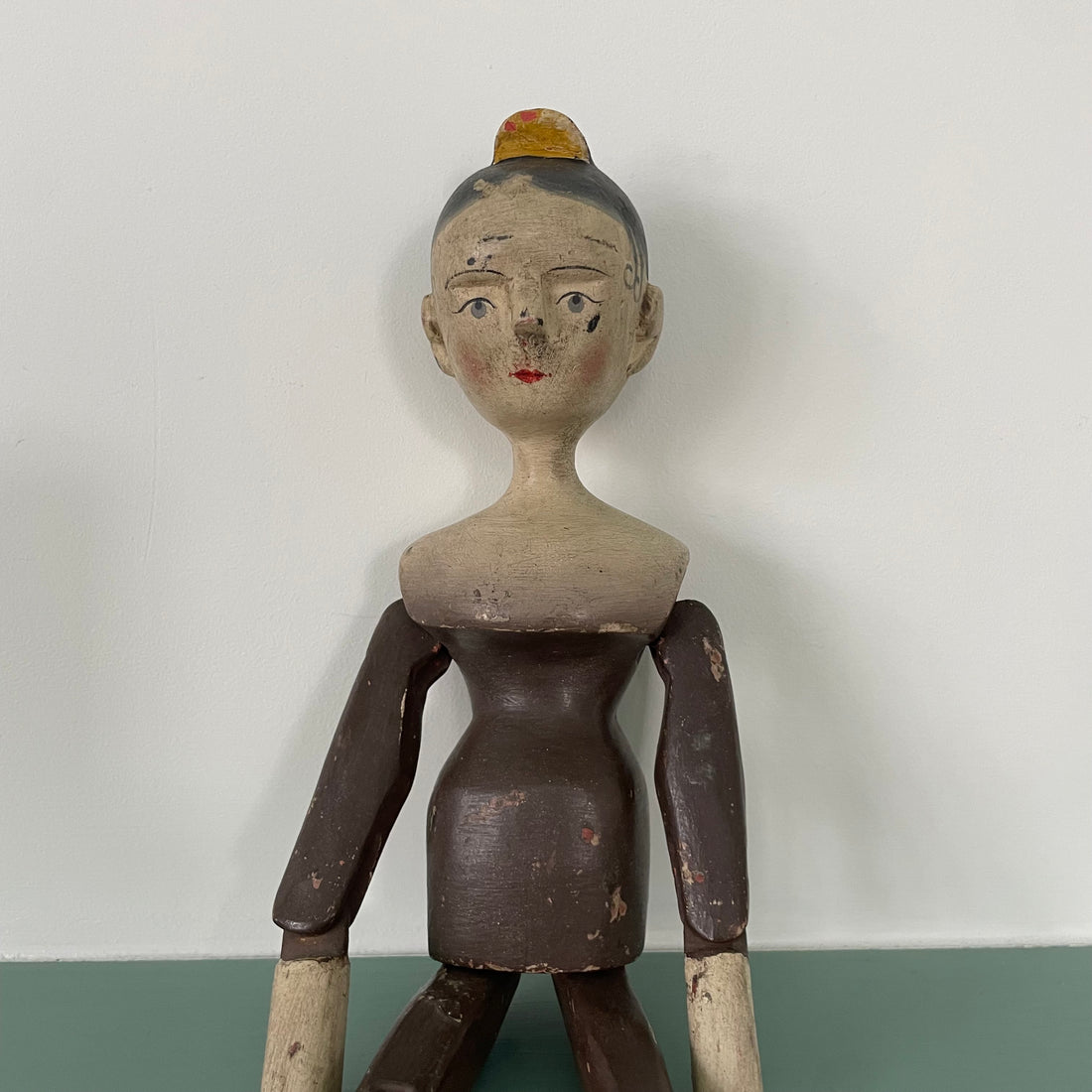 19th Century Grodnertal Tuck Comb Wooden Doll – Hand-Painted Peg Wooden Doll