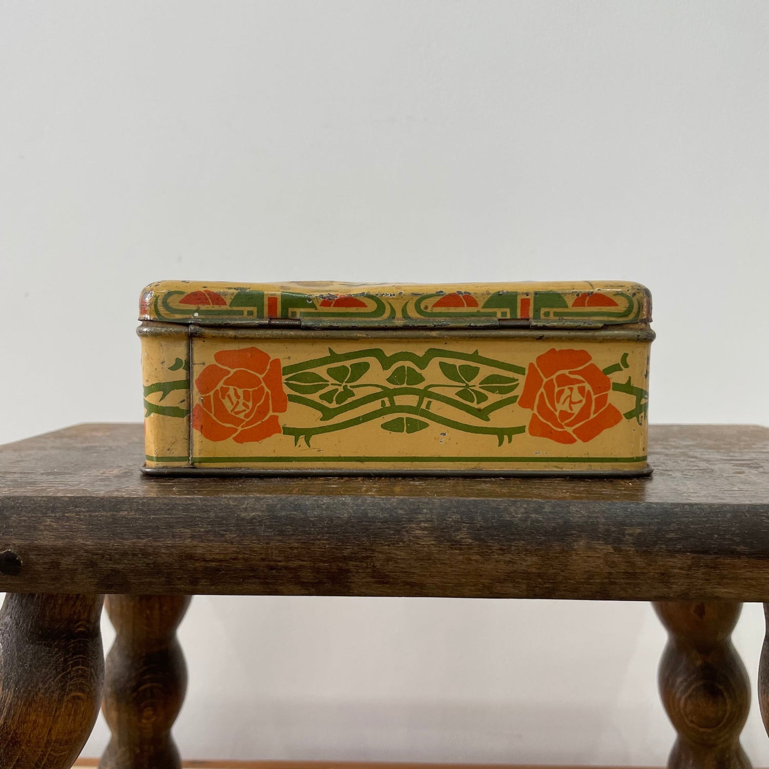 Antique G M Pfaff Lithograph Sewing Accessories Tin, c.1906